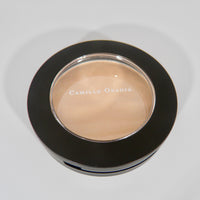 Illuminator talc free for cheek bones, shoulders and décolletage by Camille Obadia Beauty